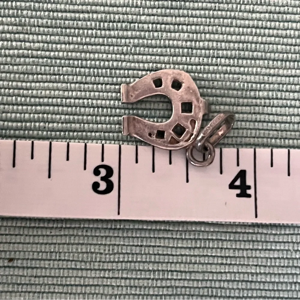 Vintage silver lucky  horseshoe charm - Picture 2 of 2
